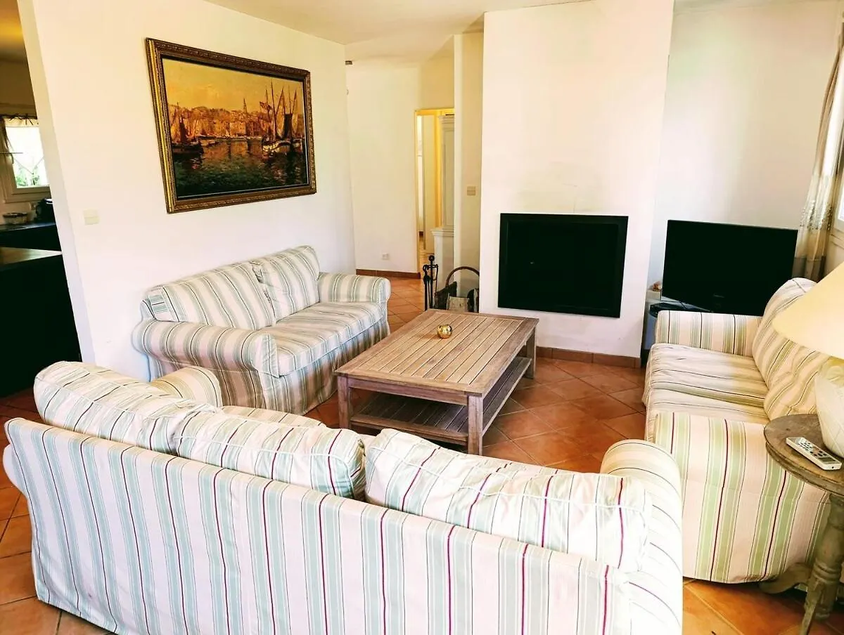 Villa - 8 Pers - 4 Chambres - Piscine - Proche Plage Saint-Cyr-sur-Mer 0*,  France